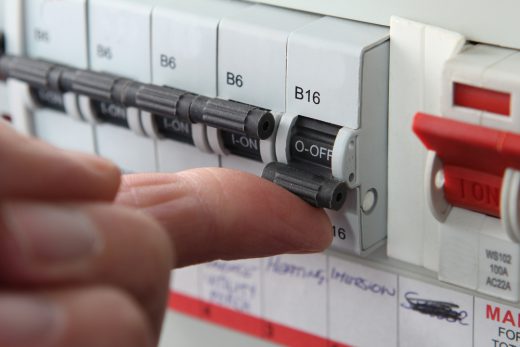 Elektrische Sicherheit verbessern – Bewirb dich auf unsere Stellenangebote