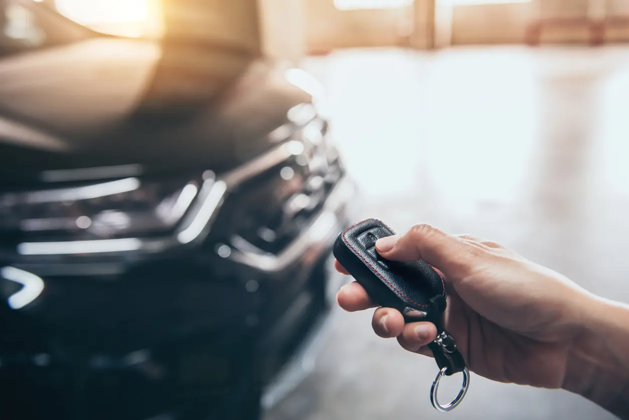 Funkfernbedienung mit Schlüssel für Auto jetzt bei Mr Key